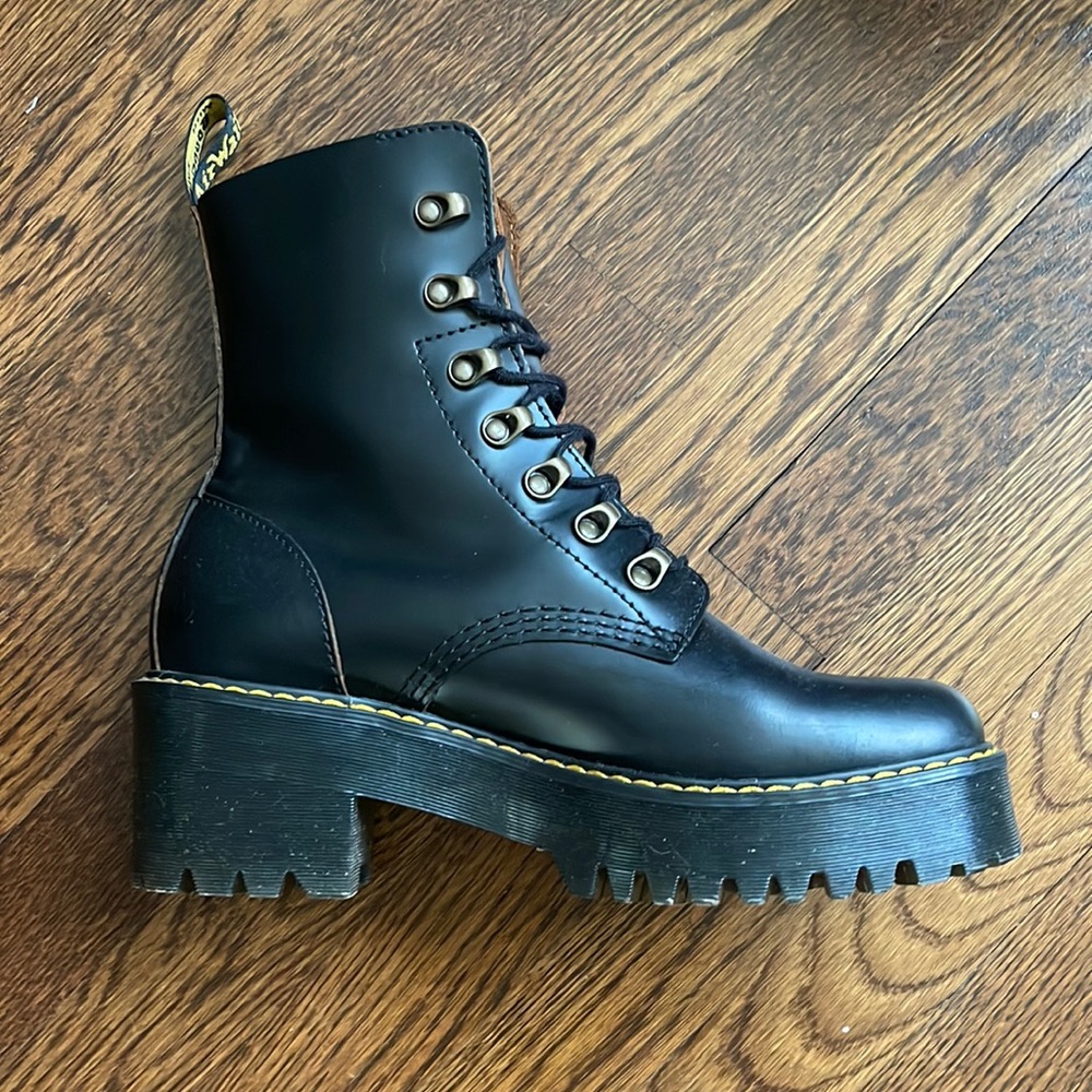 *Dr. Martens Women's Leona 7 Hook Boots